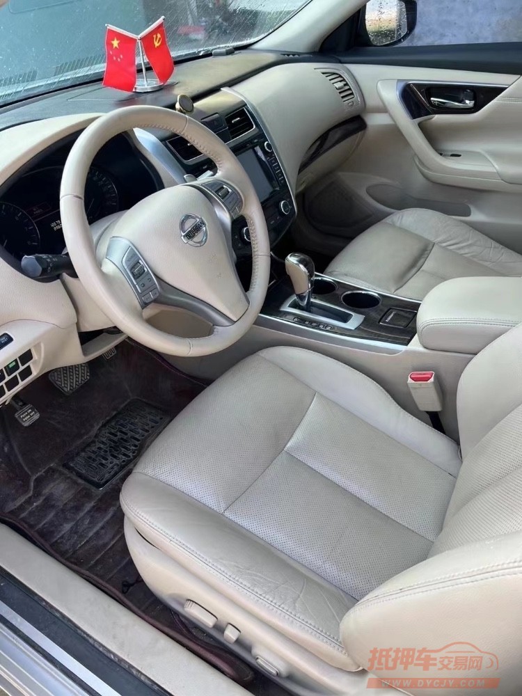 青岛13年日产天籁8