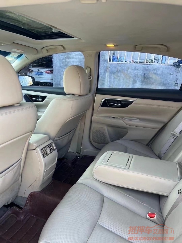 青岛13年日产天籁6