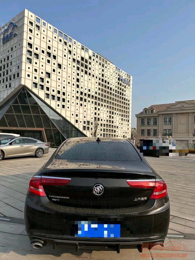 青岛16年别克君越9