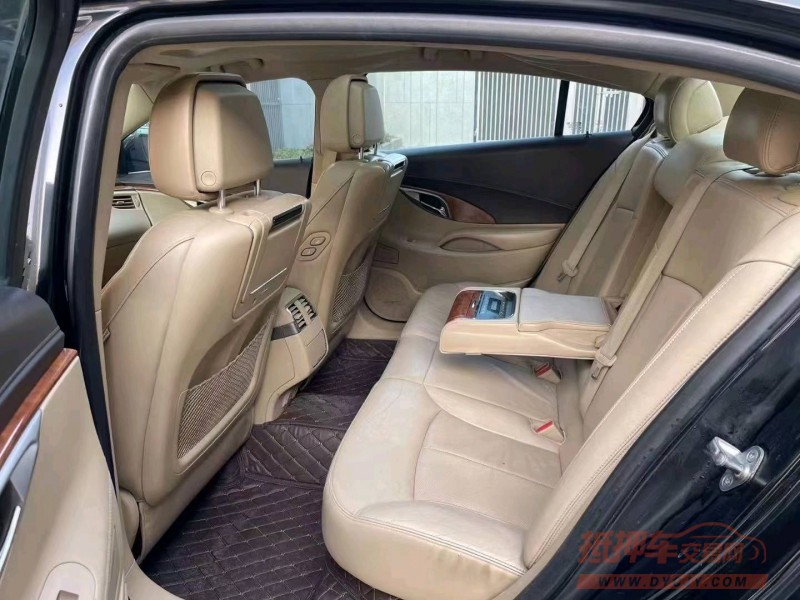 徐州10年别克君越6