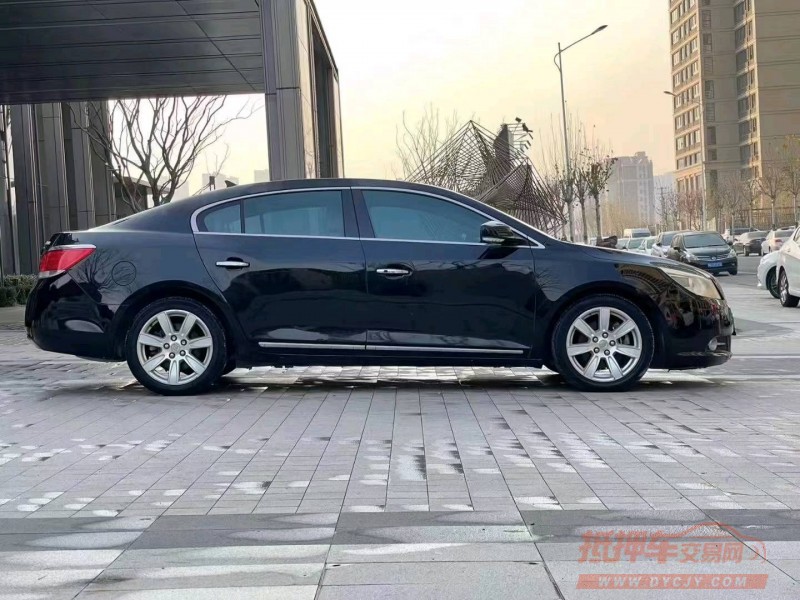 徐州10年别克君越8