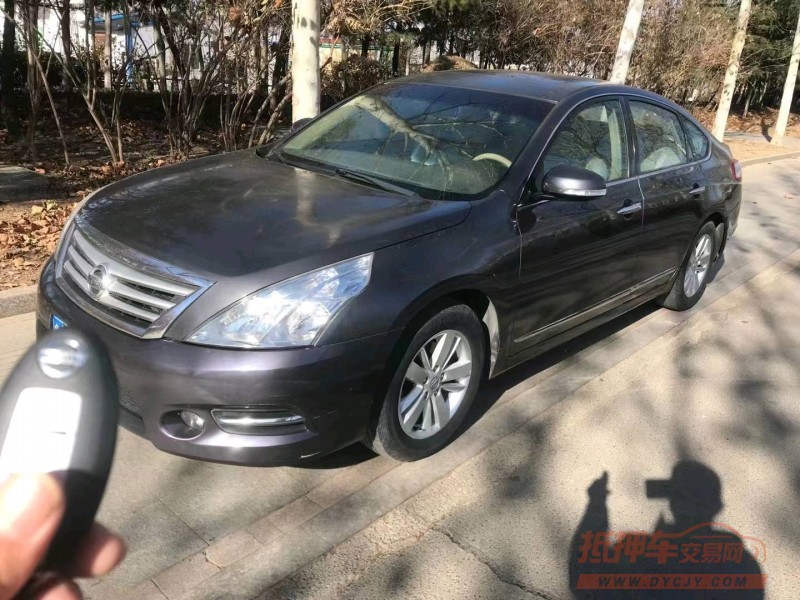 潍坊12年日产天籁2