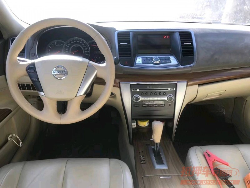 潍坊12年日产天籁3