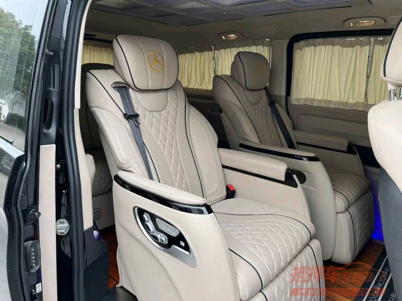 徐州19年奔驰威霆3