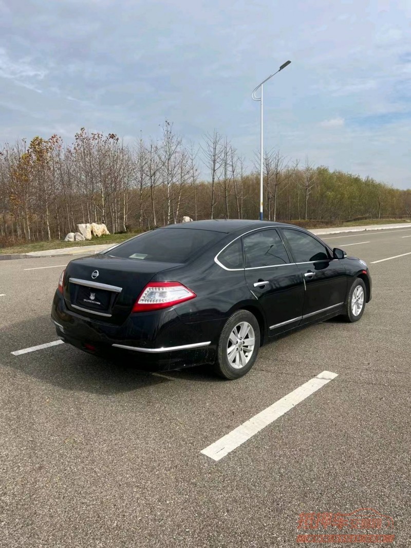 济宁12年日产天籁7