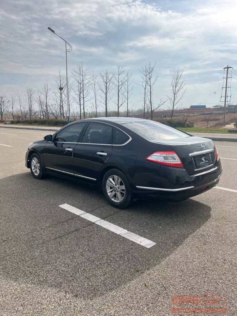 济宁12年日产天籁8