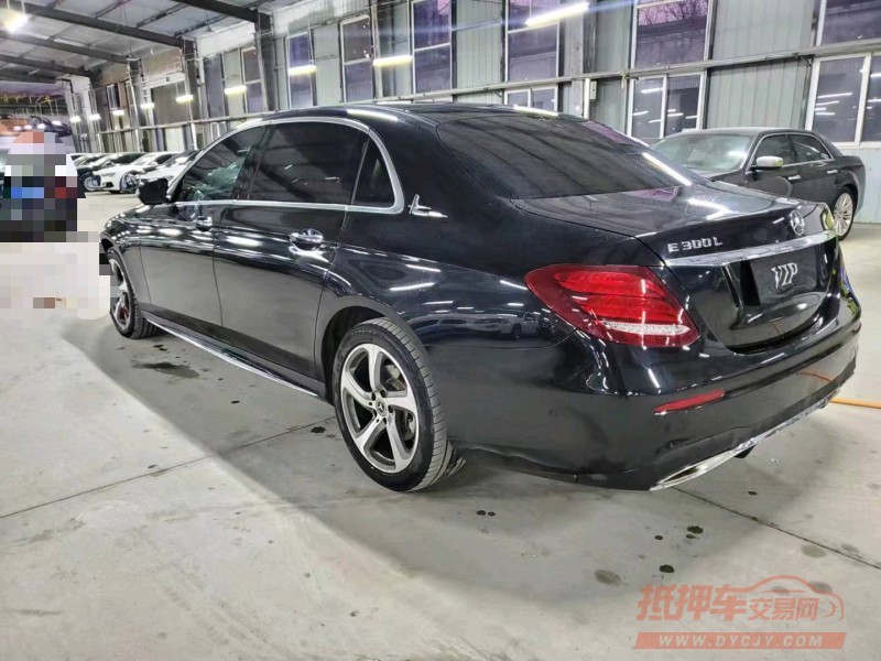 济宁19年奔驰E8