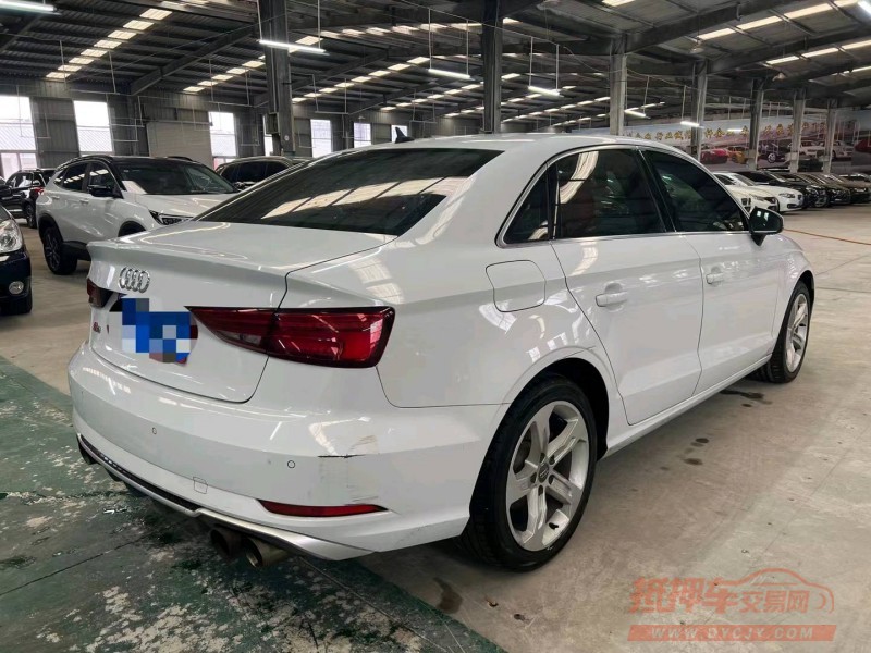 济宁19年奥迪A33