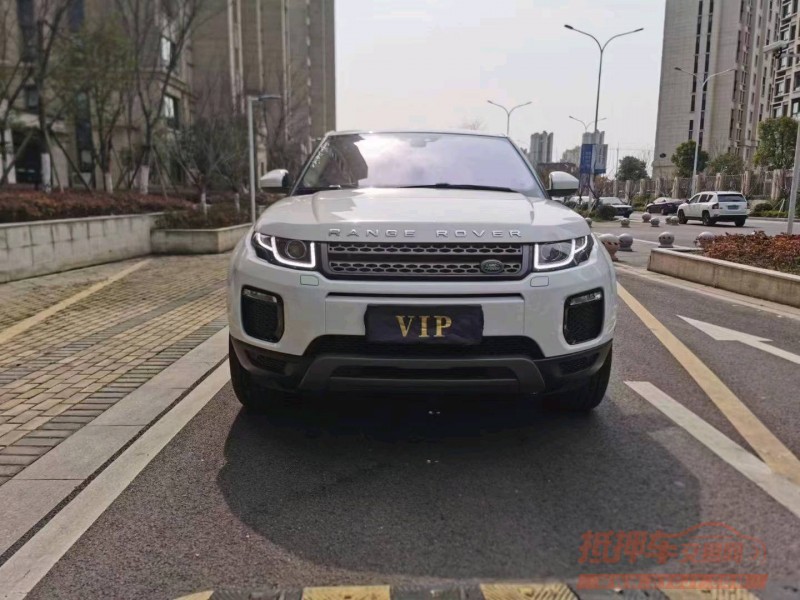 常州18年路虎极光1