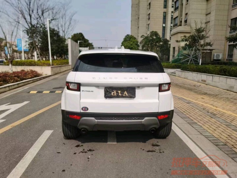 常州18年路虎极光8