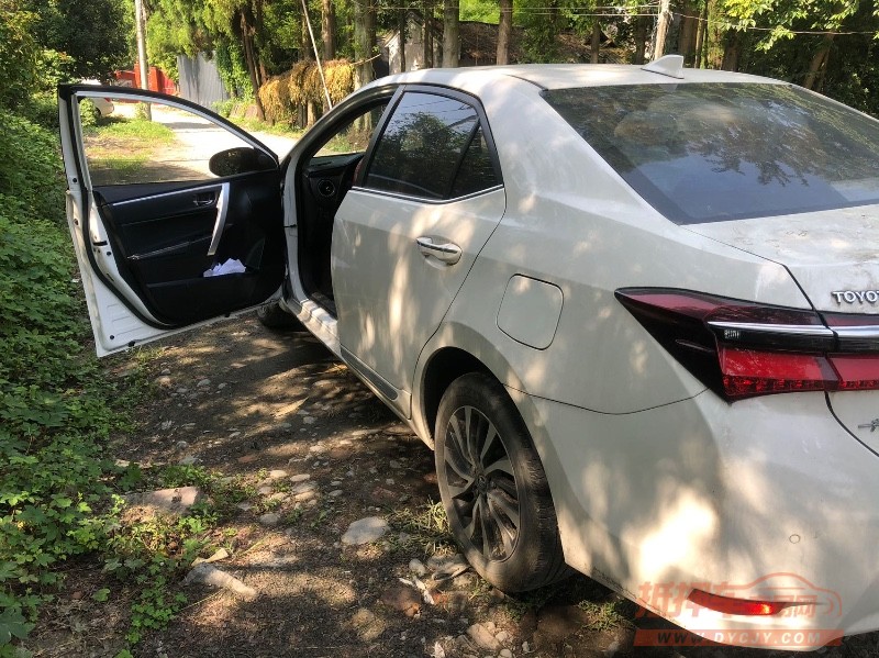 成都17年丰田卡罗拉4