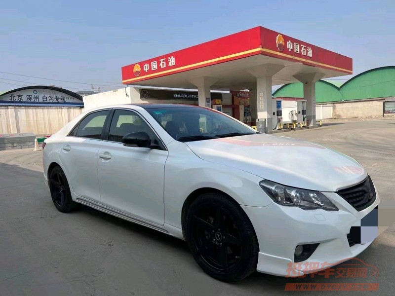 保定12年丰田锐志2