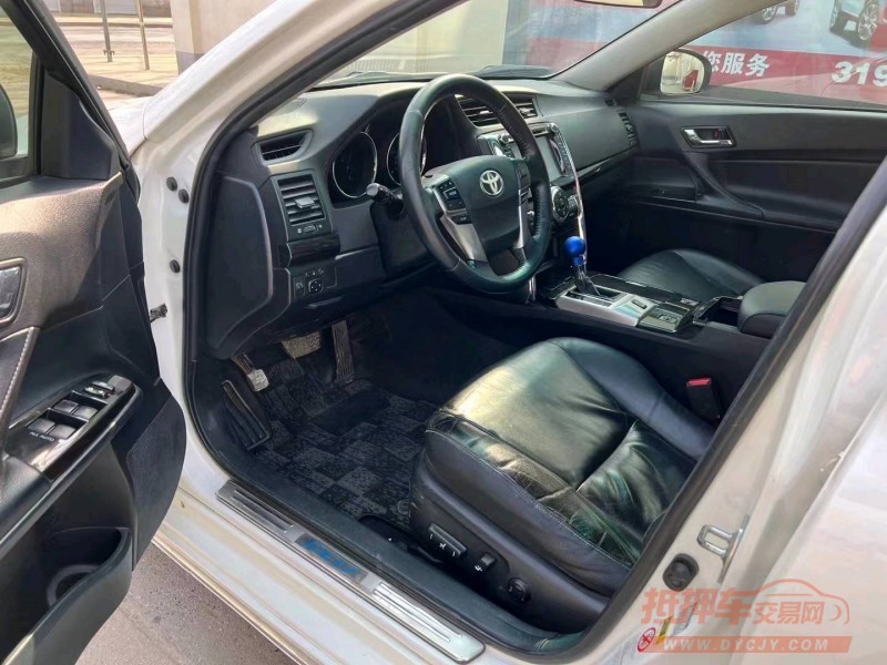保定12年丰田锐志4