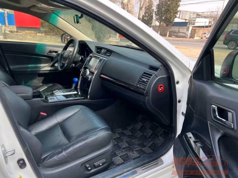 保定12年丰田锐志7