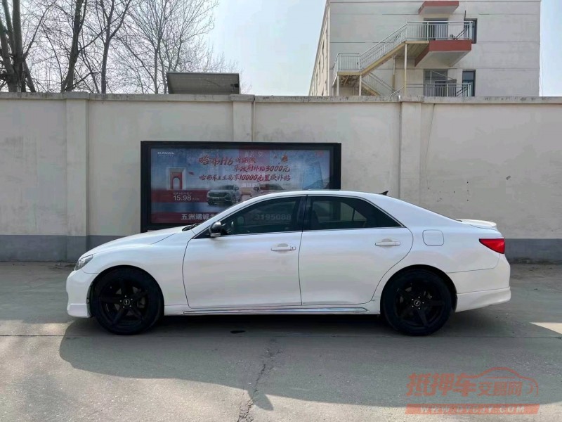 保定12年丰田锐志8