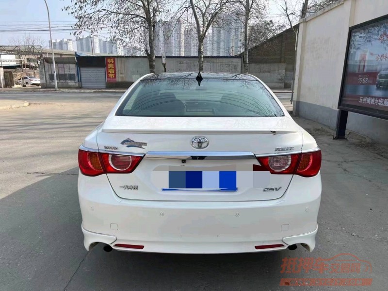 保定12年丰田锐志9