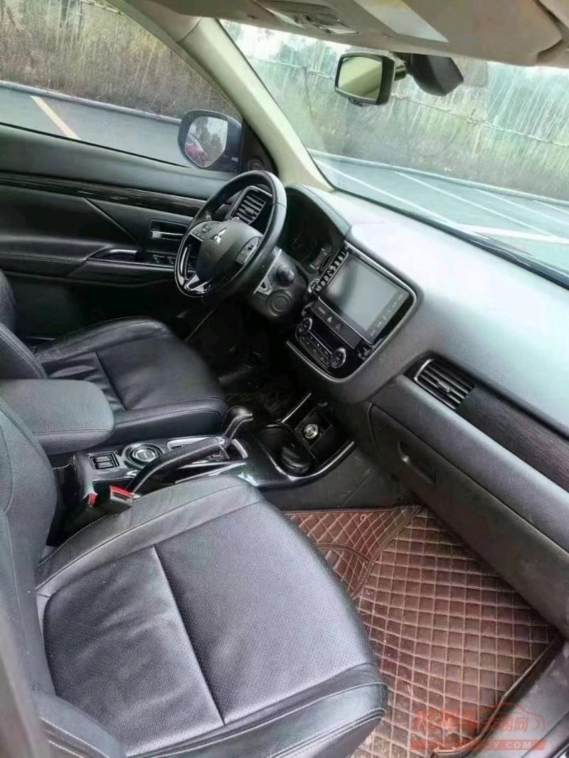 梧州17年三菱欧蓝德8
