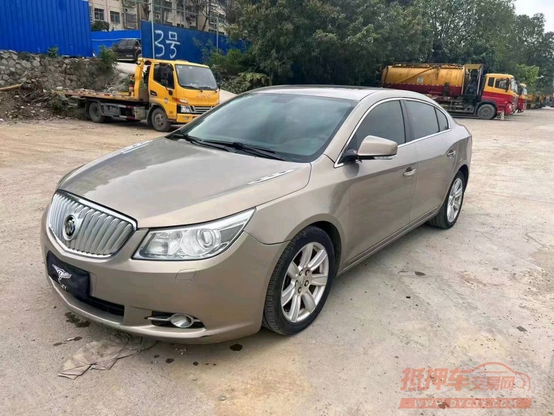 梧州10年别克君越3