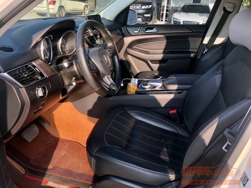 广州17年奔驰GLE5