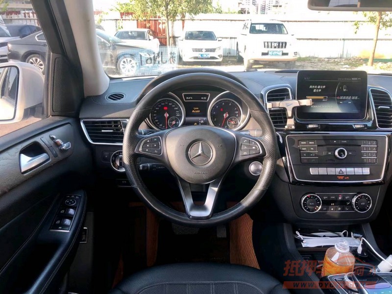 广州17年奔驰GLE8