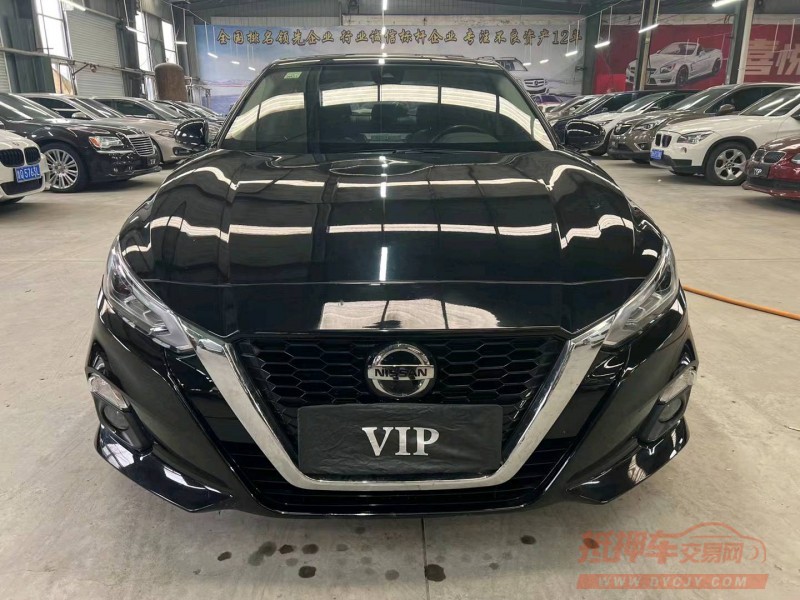 济宁19年日产天籁1