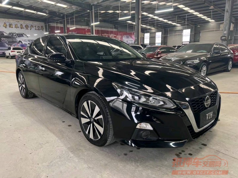 济宁19年日产天籁2