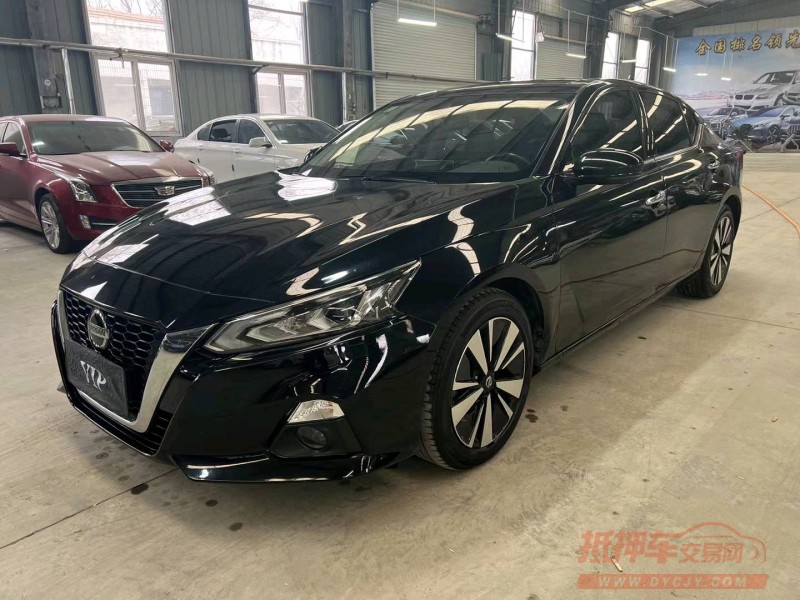 济宁19年日产天籁3