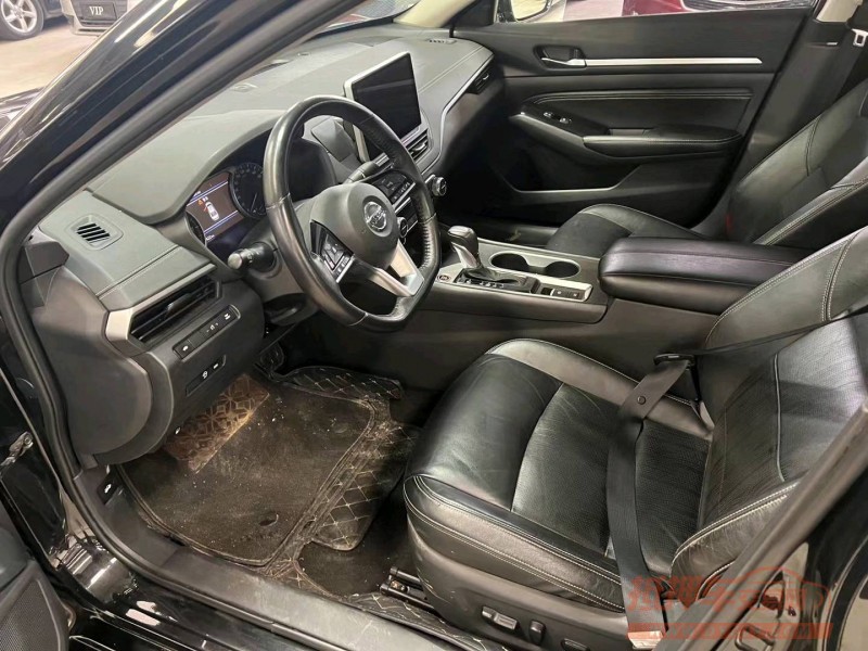 济宁19年日产天籁4