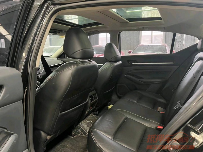 济宁19年日产天籁5