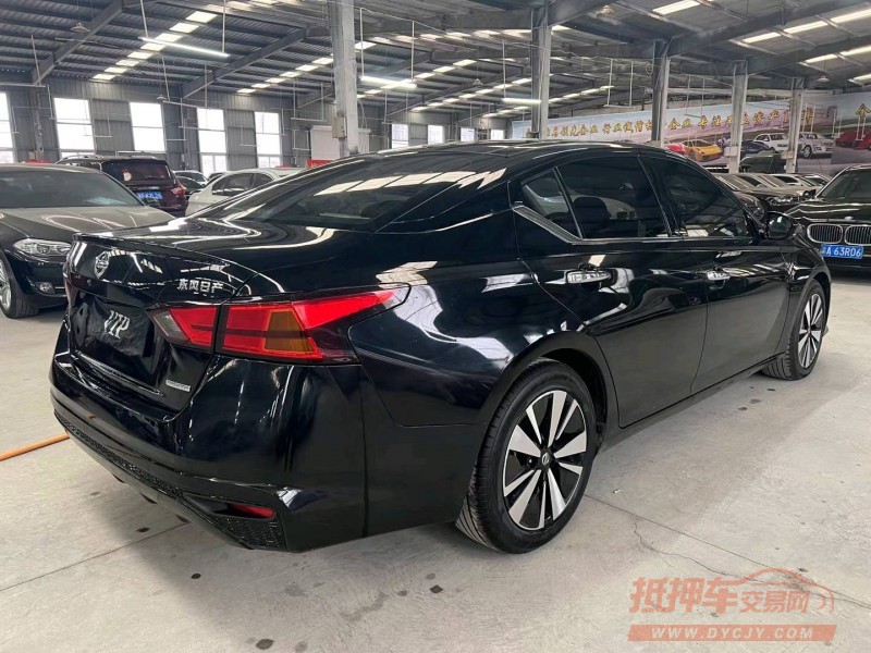 济宁19年日产天籁7