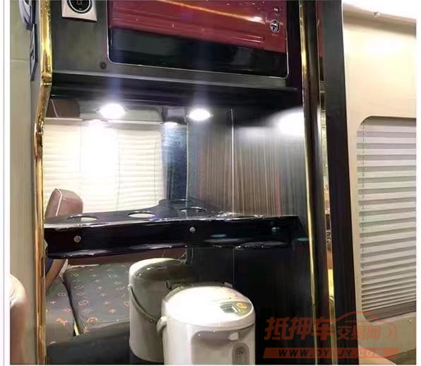 济宁14年奔驰斯宾特5