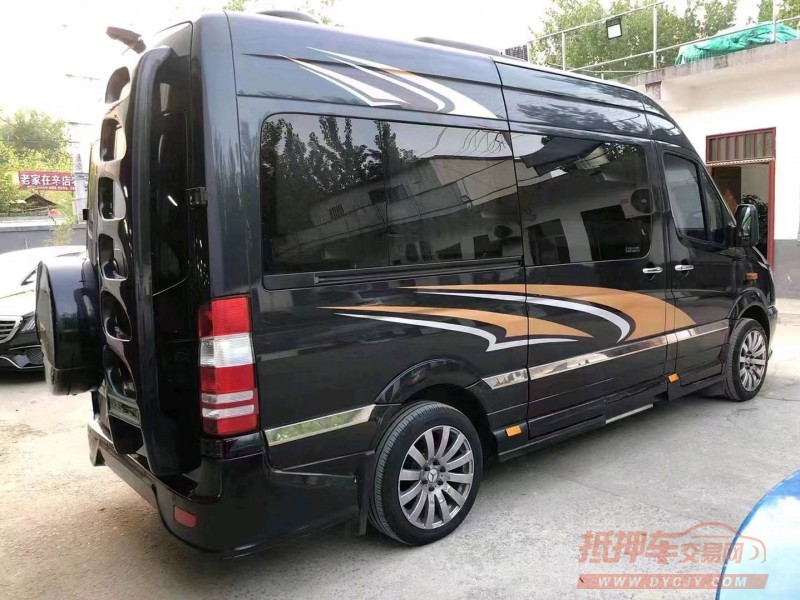 济宁14年奔驰斯宾特3