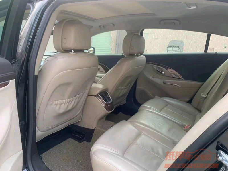 珠海15年别克君越8