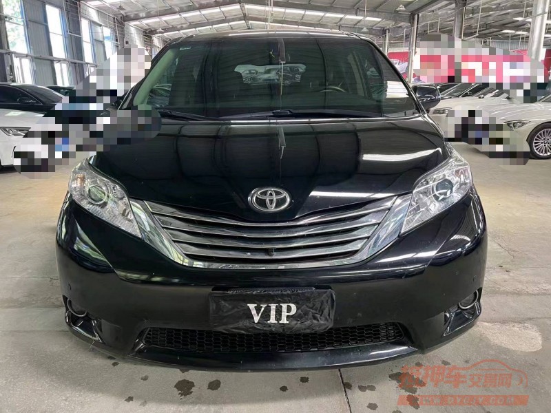 济宁17年丰田塞纳1