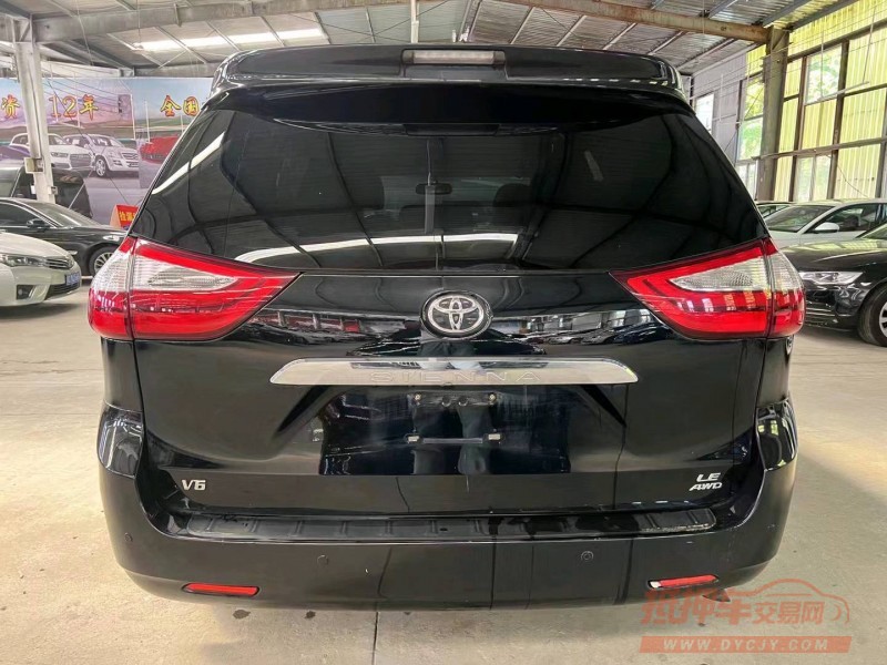 济宁17年丰田塞纳9