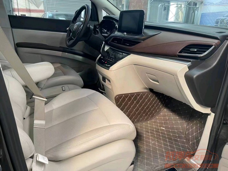 济宁21年别克GL85