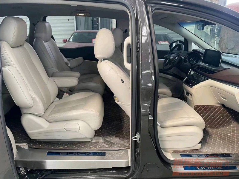 济宁21年别克GL84