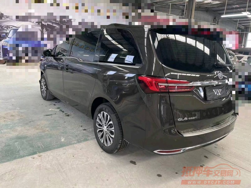 济宁21年别克GL82