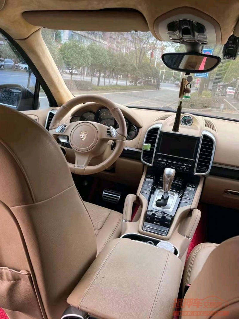 宜昌14年保时捷卡宴9