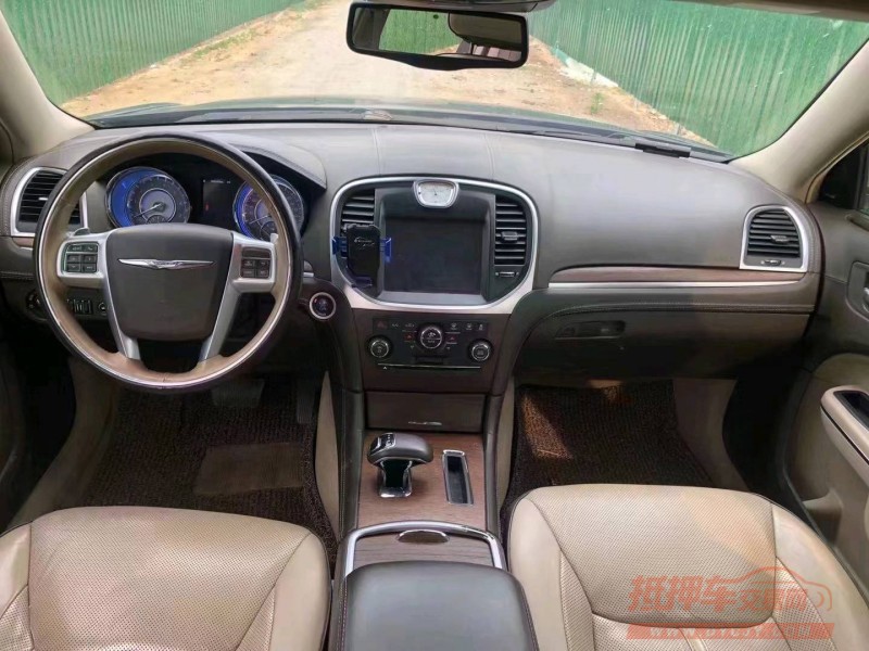济宁13年克莱斯勒300C4