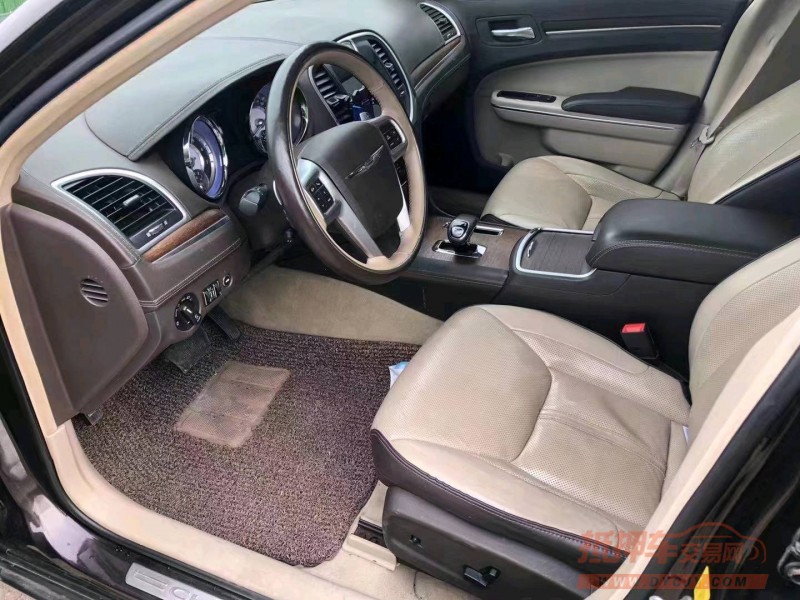 济宁13年克莱斯勒300C5