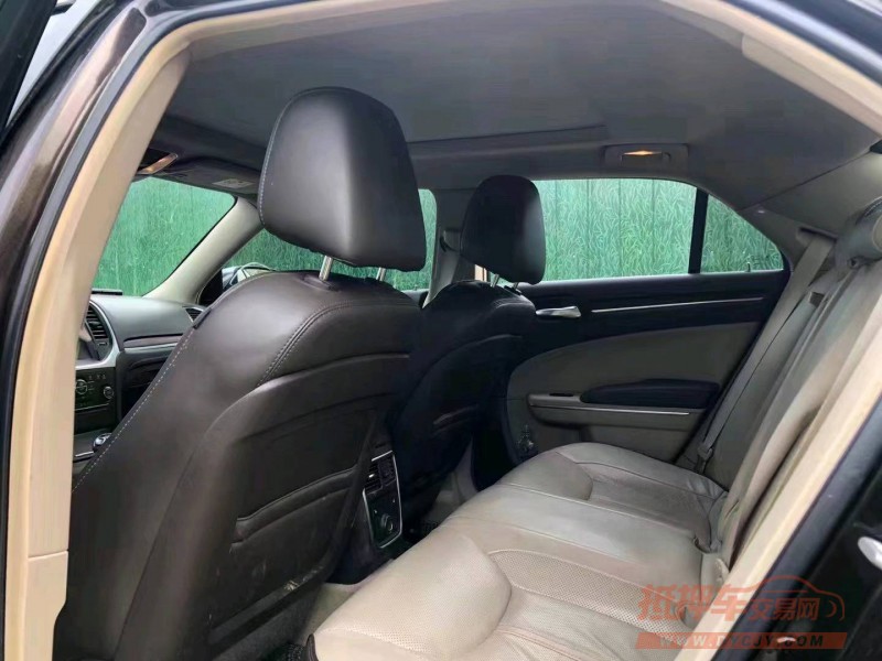 济宁13年克莱斯勒300C6