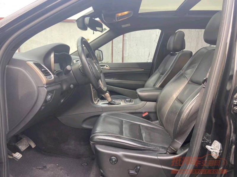 青岛17年Jeep大切诺基5