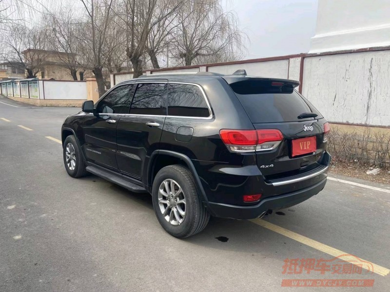 青岛17年Jeep大切诺基3