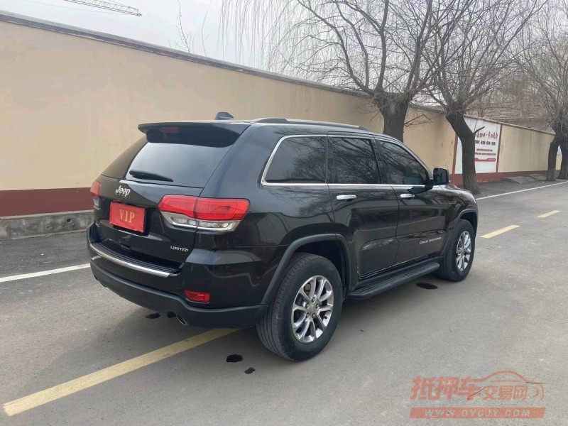 青岛17年Jeep大切诺基2