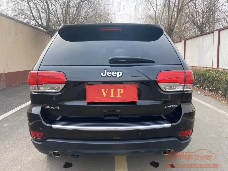 青岛17年Jeep大切诺基1