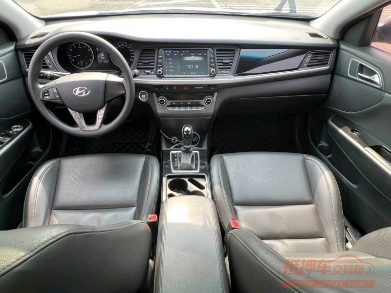 宜昌19年现代名图5