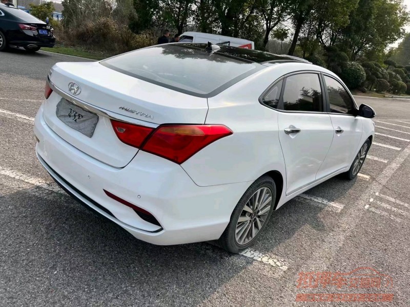 宜昌19年现代名图9