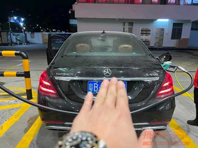 广州21年奔驰迈巴赫S级4
