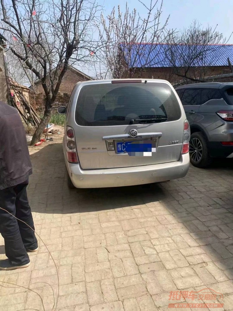 济宁13年别克GL85